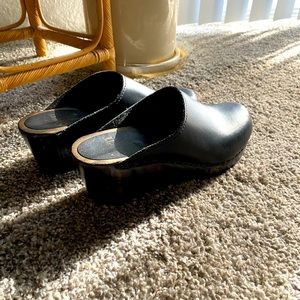 Sven Mid Wedge Clogs 37